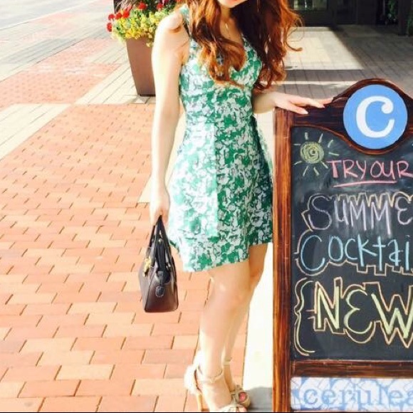 Zara Dresses & Skirts - Zara flower printed dress